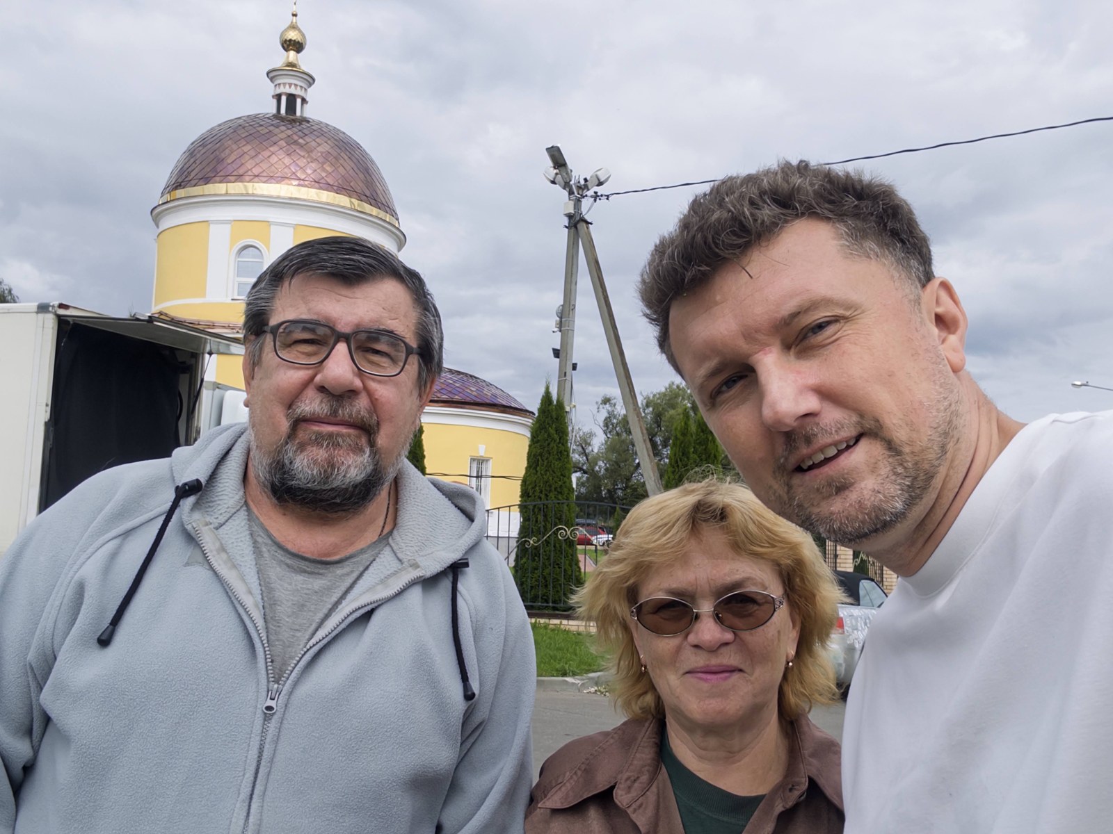Igor with Olga Melnikova and her husband